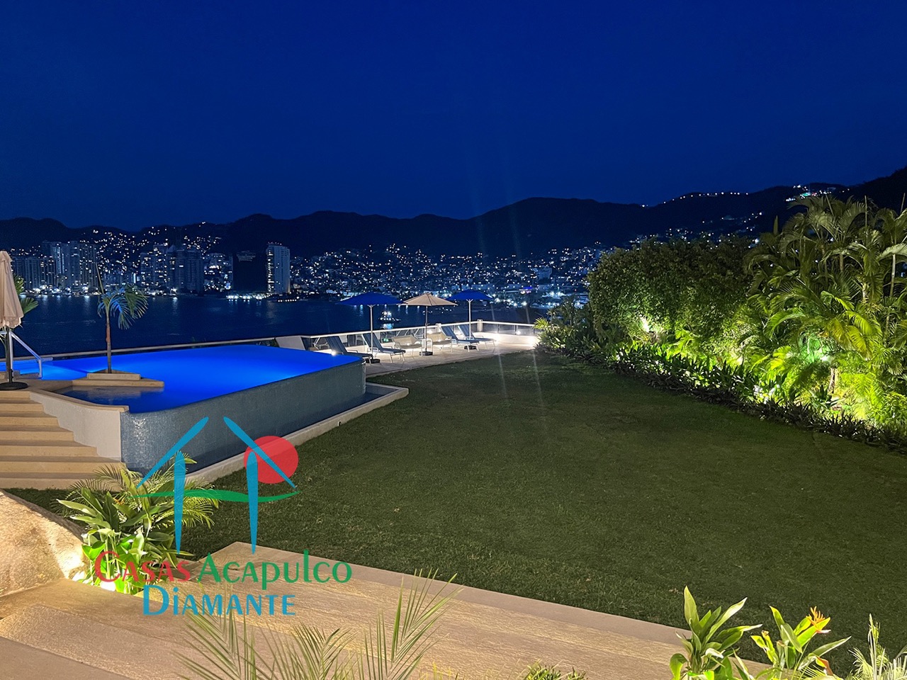 Villa Sahasrara - Alberca y jardín 32